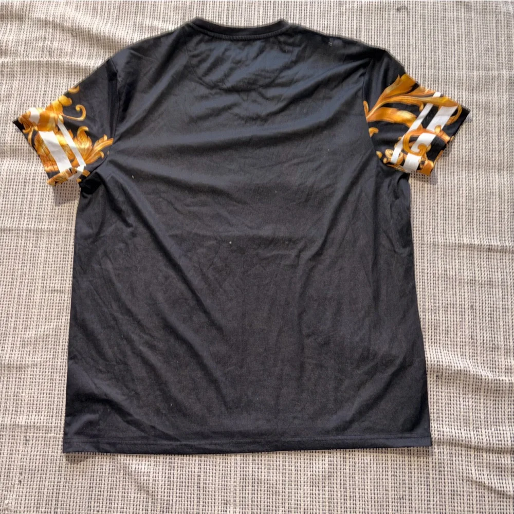 GUESS Men's Short Sleeve Baroque Graphic T-Shirt Size XL - Picture 3 of 4